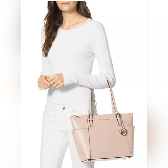 Michael Kors leather purse - Picture 2 of 10